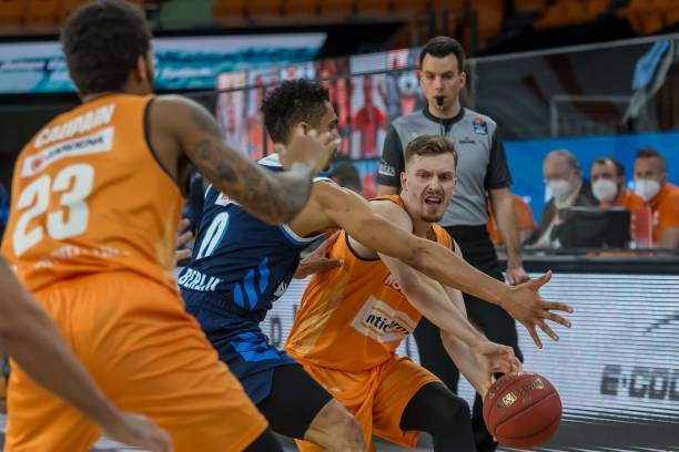 场上的地面 场上的地面