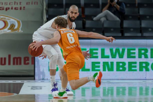 的中游俱乐 的中游俱乐